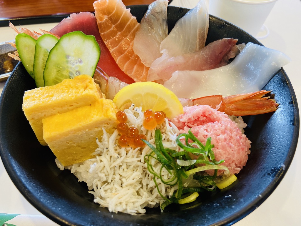 魚太郎大府　海鮮丼